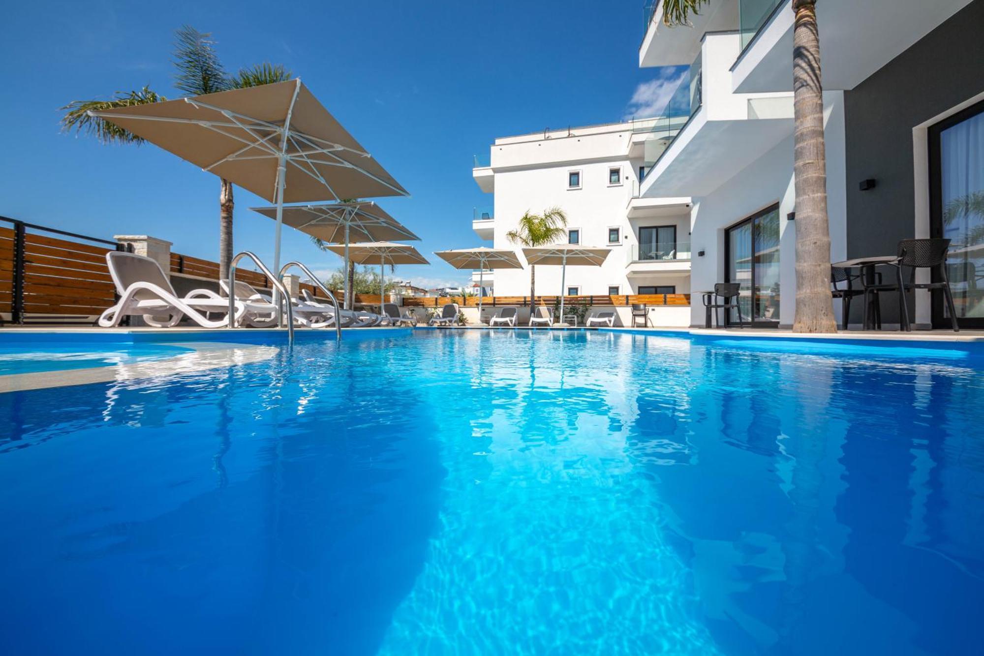 Absolute Hotel Ксамил Экстерьер фото